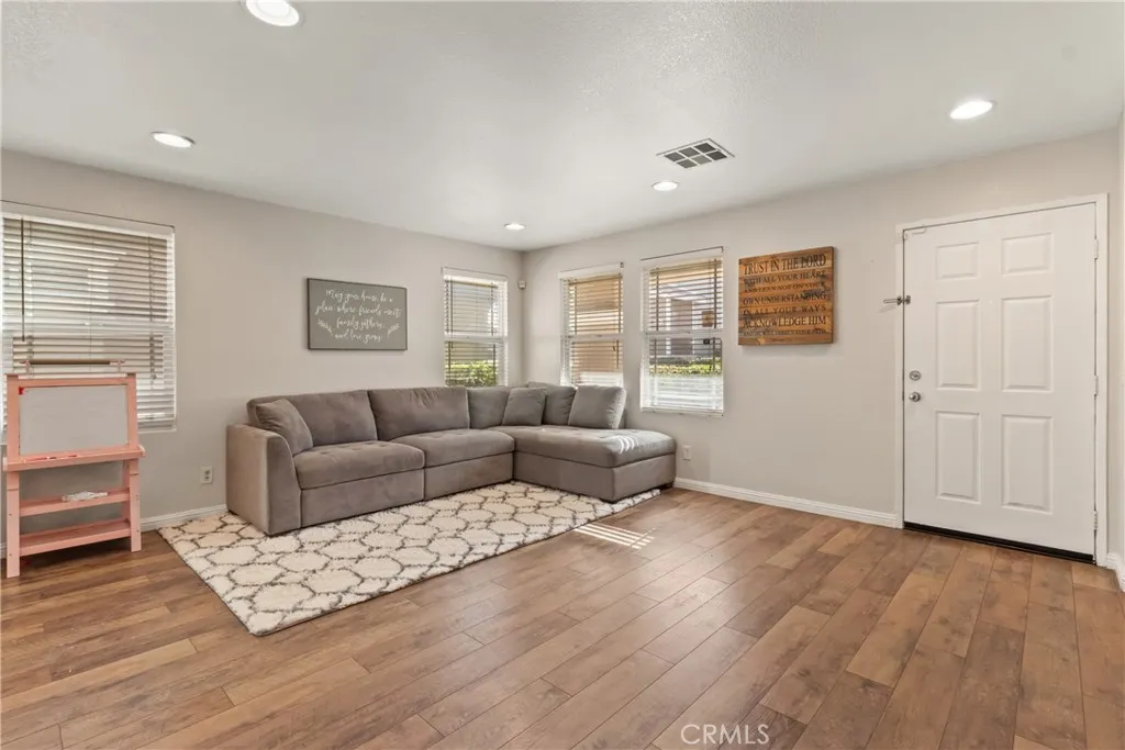 2614 Bellevue, Palmdale, California 93550 home-pic-5