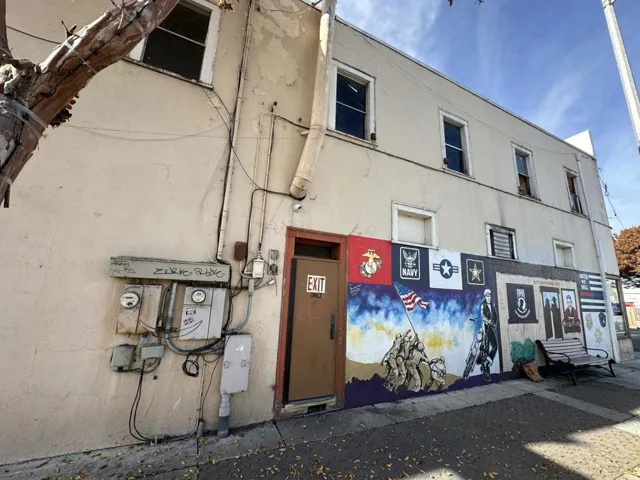 201 5th Street, Hollister, California 95023