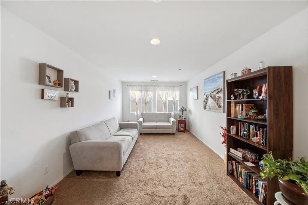 1707 Wheelbarrow Way, San Jacinto, California 92582 home-pic-24