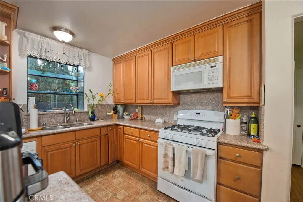 10851 Woodbine, Los Angeles, California 90034 home-pic-10