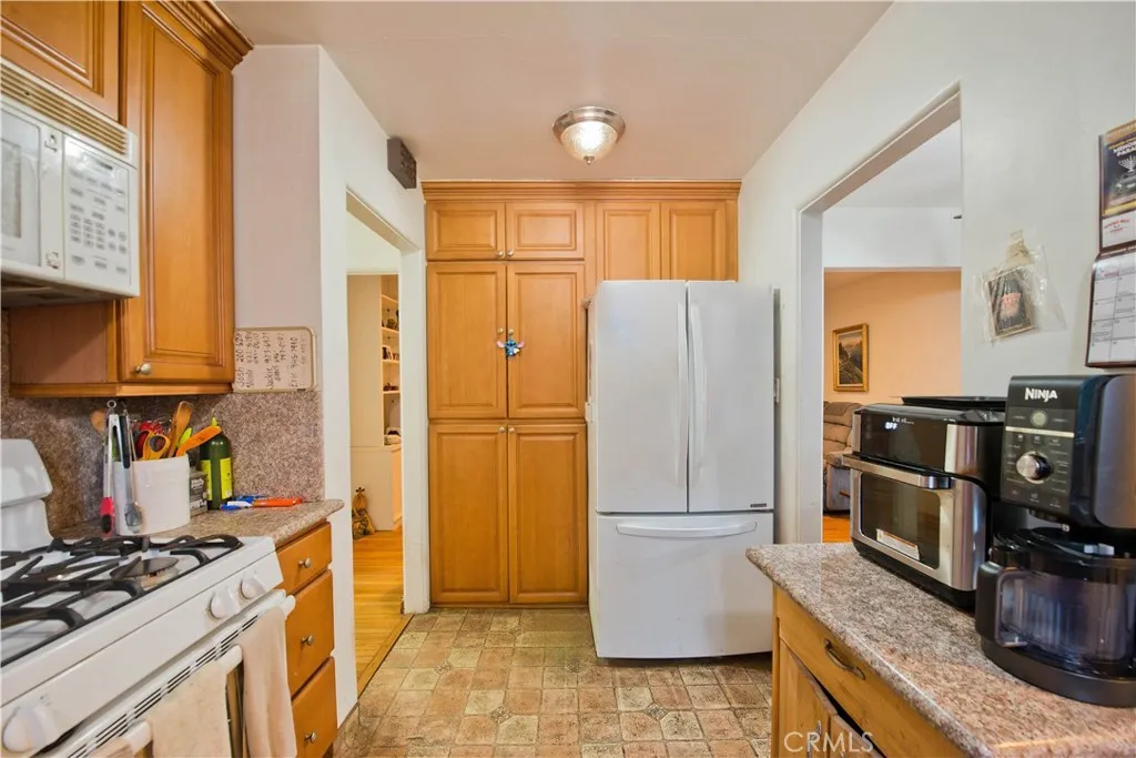 10851 Woodbine, Los Angeles, California 90034 home-pic-11
