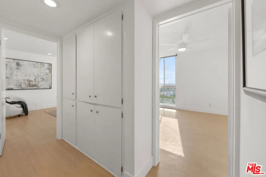 7309 E Franklin Avenue 404, Los Angeles, California 90046 home-pic-12