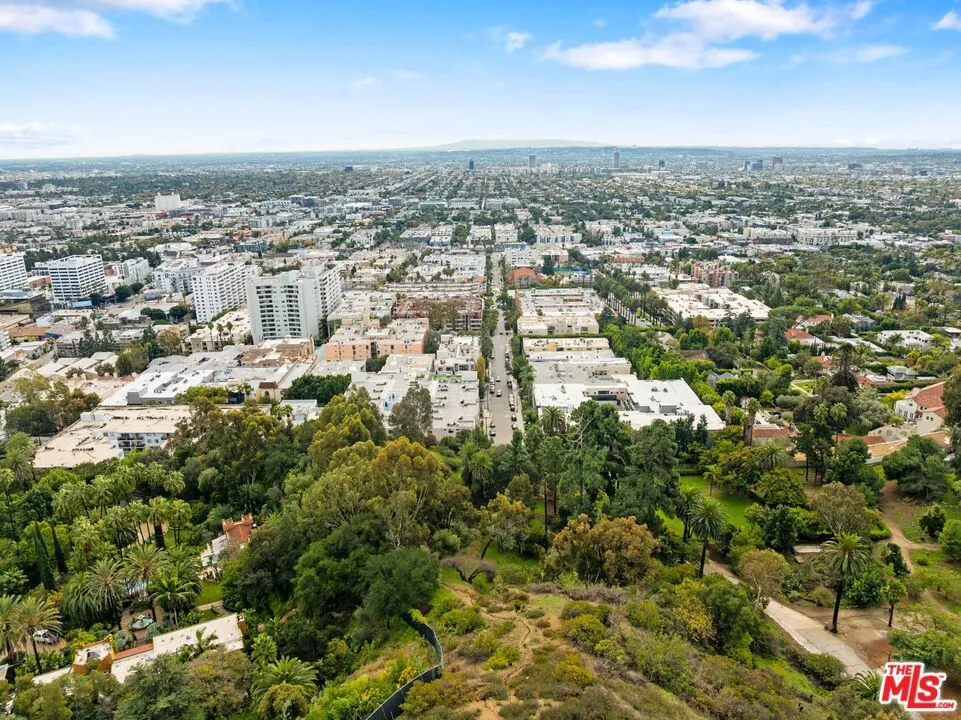 7309 E Franklin Avenue 404, Los Angeles, California 90046 home-pic-6