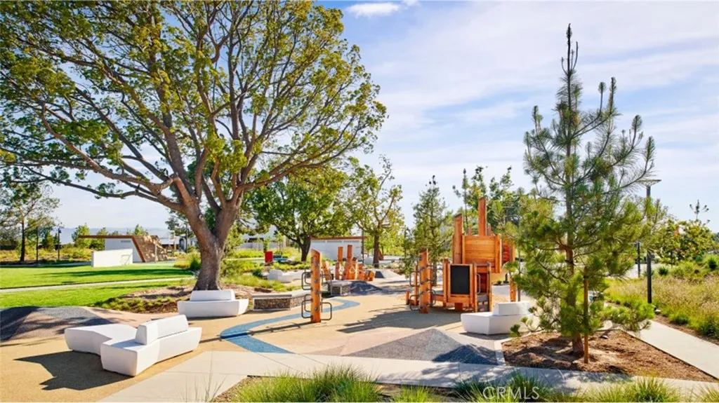 652 Sonia, Irvine, California 92618 home-pic-4