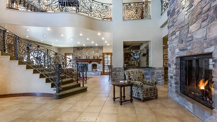 Lobby Clubhouse