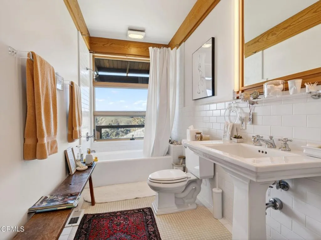 MH G BATH 88-web-or-mls-DSC03445