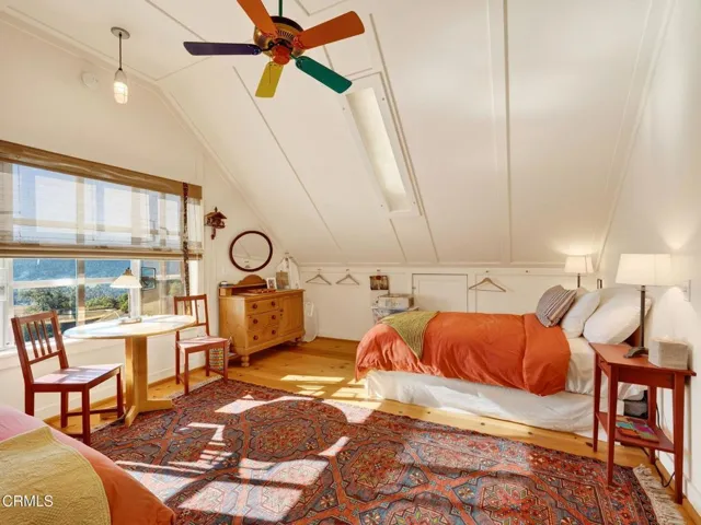 GH upstairs 42-web-or-mls-DSC03209