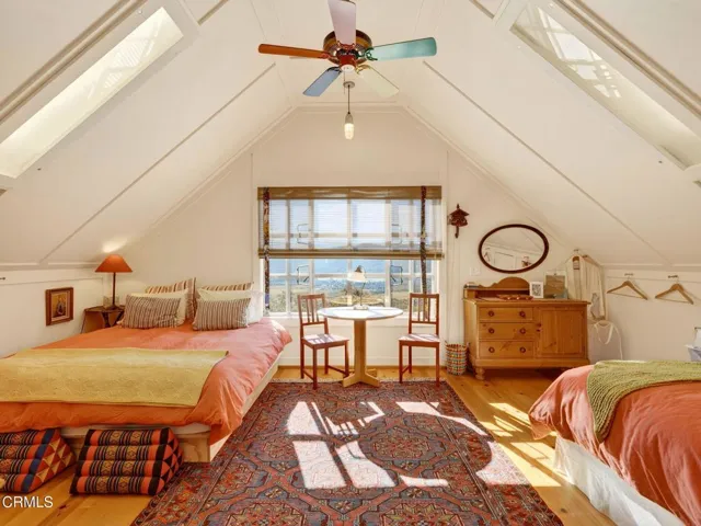 GH upstairs 41-web-or-mls-DSC03201