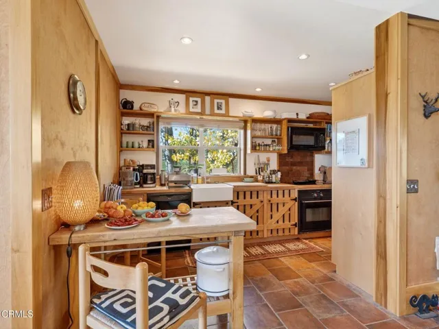 Gh kitchen 56-web-or-mls-DSC03281