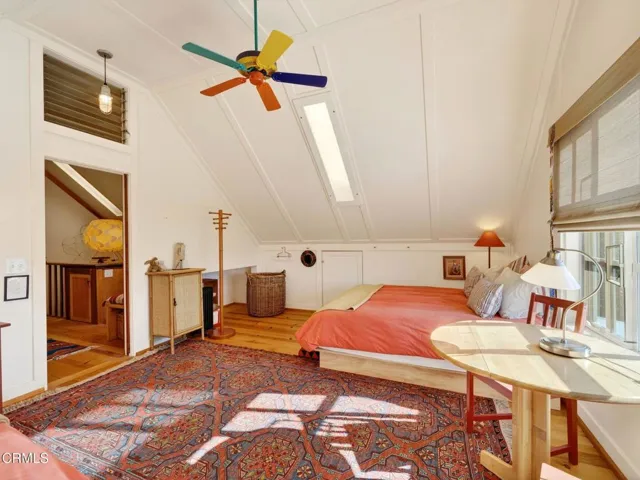 GH upstairs 43-web-or-mls-DSC03211