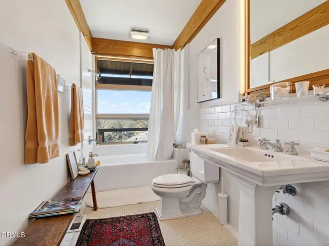 MH G BATH 88-web-or-mls-DSC03445