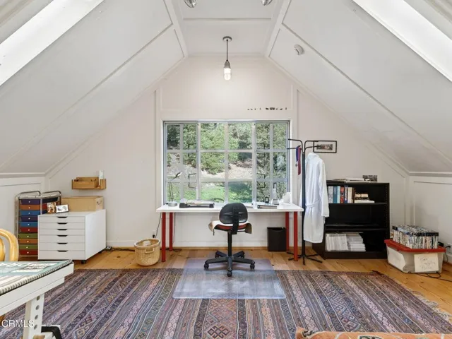 GH upstairs 44-web-or-mls-DSC03217