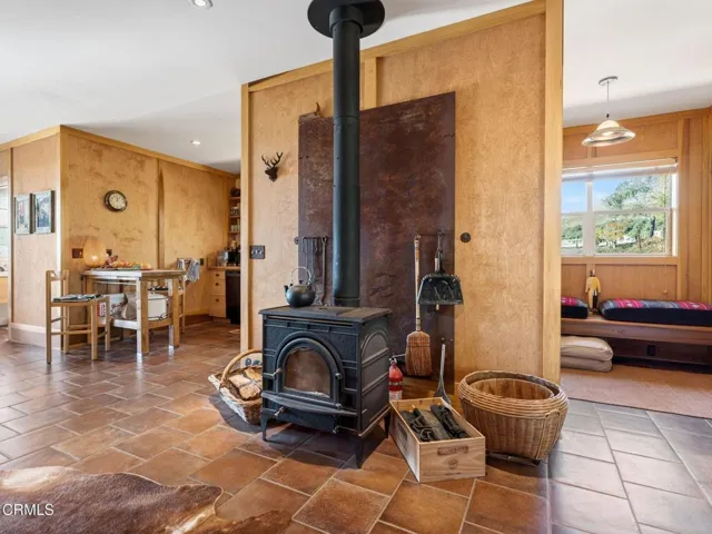 GH downstairs 54-web-or-mls-DSC03266