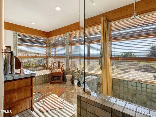 MH bath 68-web-or-mls-DSC03341