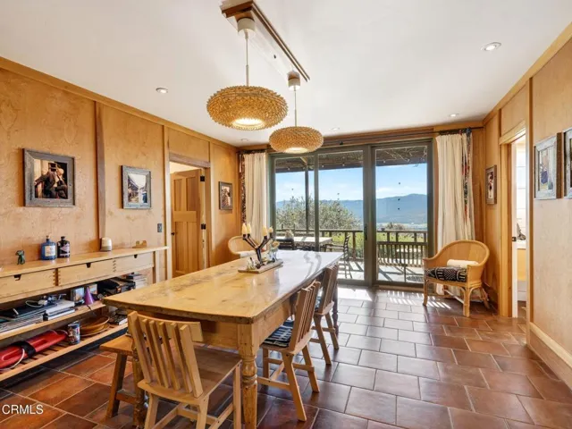 GH downstairs 55-web-or-mls-DSC03273