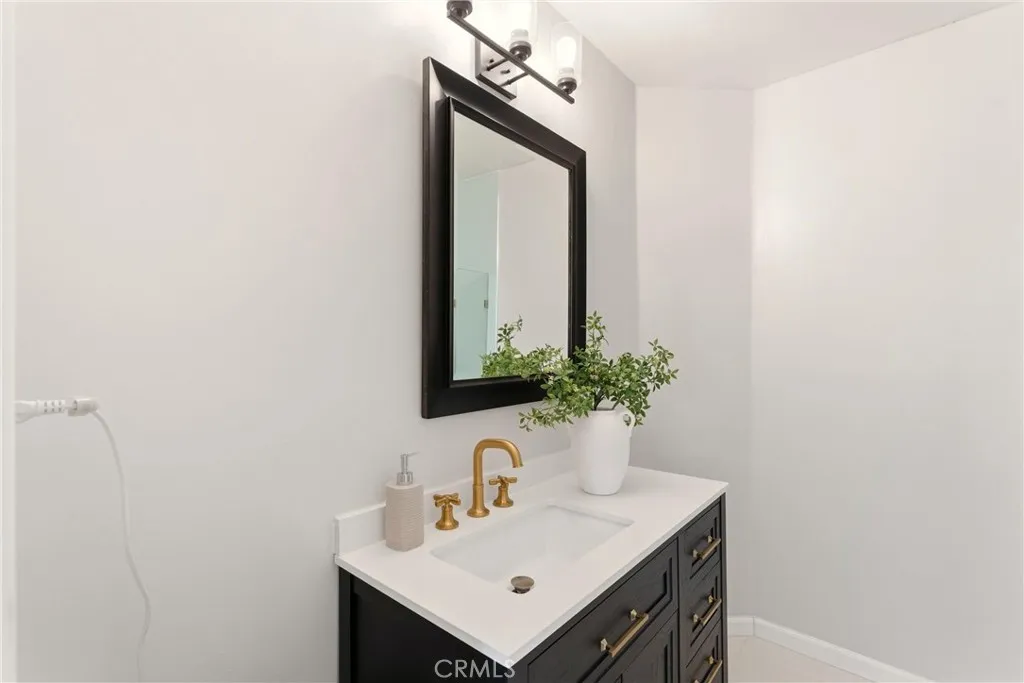 2106 Mcpherson, Los Angeles, California 90032 home-pic-17