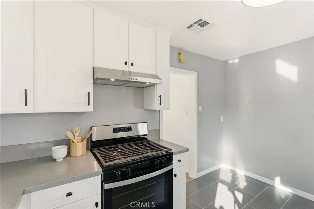 2106 Mcpherson, Los Angeles, California 90032 home-pic-24