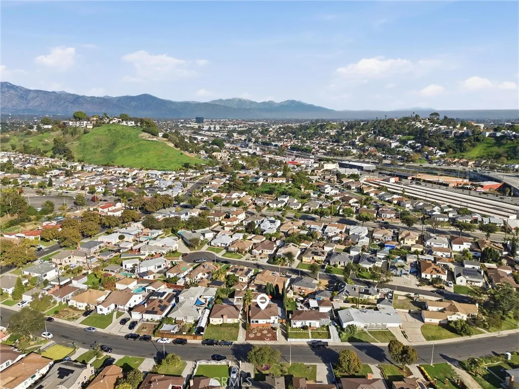 2106 Mcpherson, Los Angeles, California 90032 home-pic-32