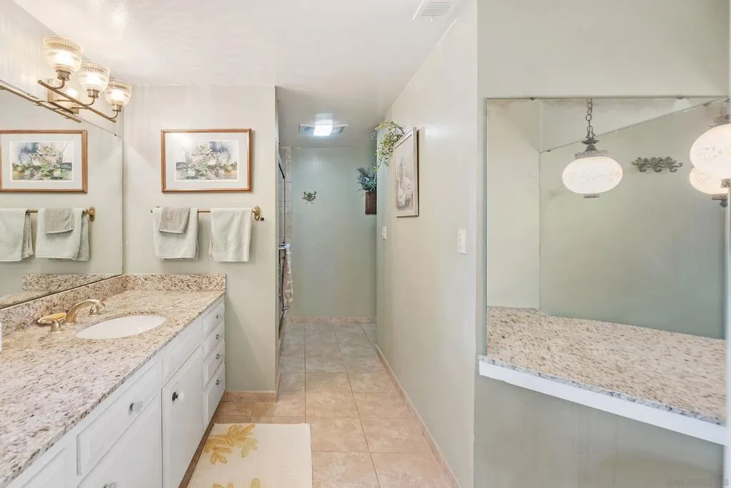 13003 Corte Susana, Poway, California 92064 home-pic-39