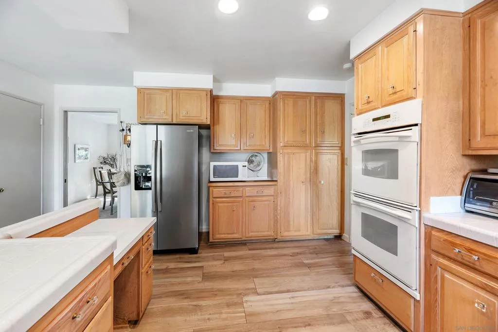 13003 Corte Susana, Poway, California 92064 home-pic-18