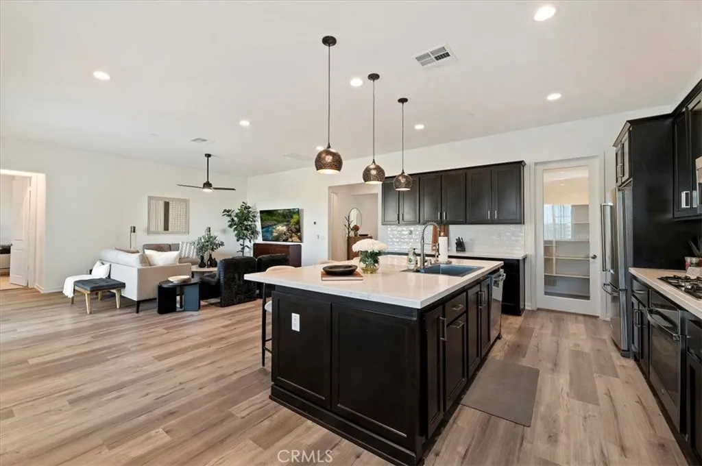 11560 Arch Hill Drive, Corona, California 92883 home-pic-10