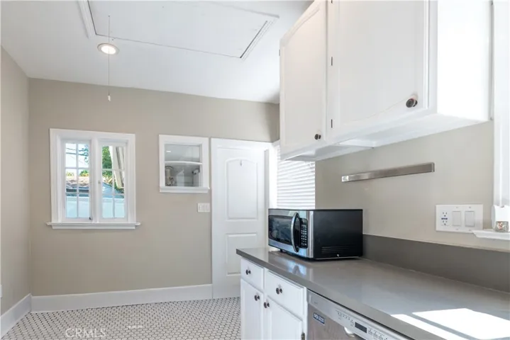 128 N Ivy Avenue, Monrovia, California 91016