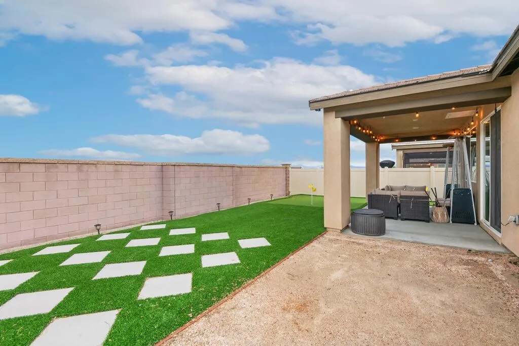 11850 E Crescent Street, Desert Hot Springs, California 92240 home-pic-23