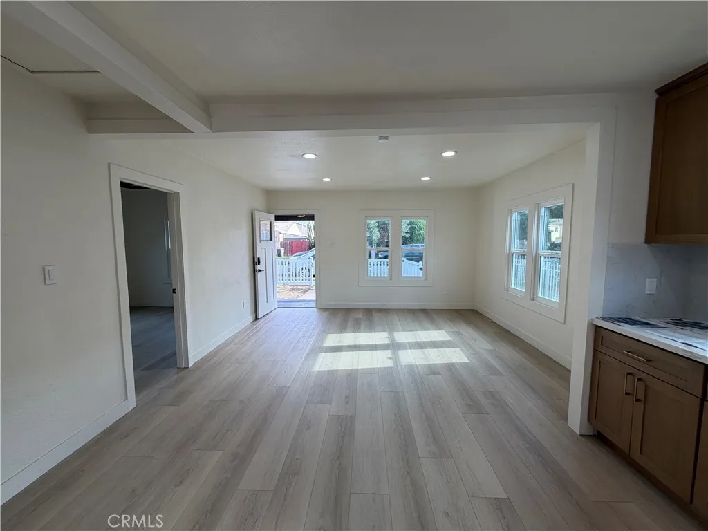 5493 Cerritos, Long Beach, California 90805 home-pic-3