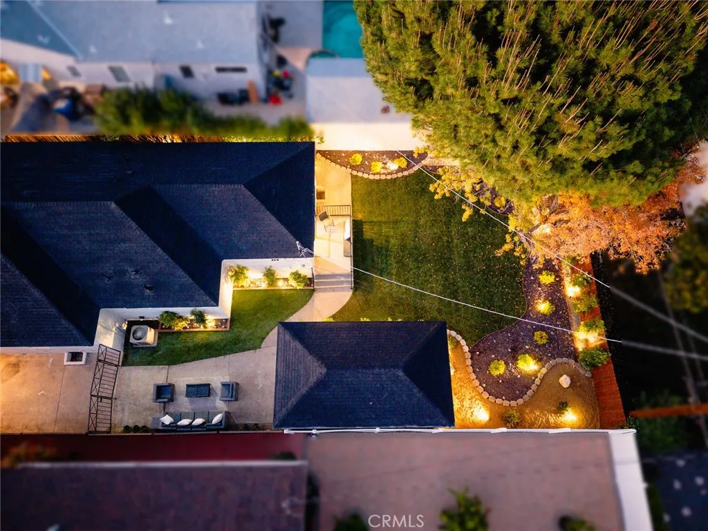 5052 Newcastle, Encino, California 91316 home-pic-45