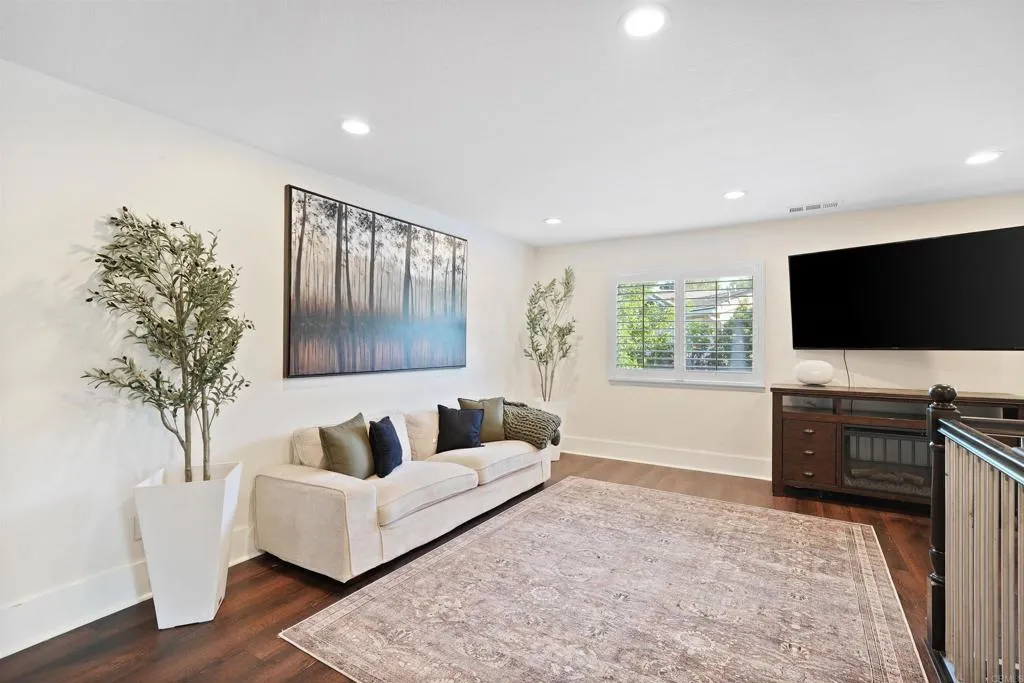 25351 Forest Street, Corona, California 92883 home-pic-15