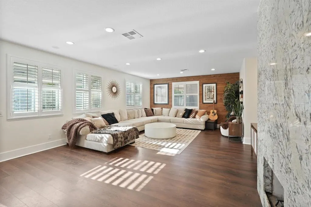 25351 Forest Street, Corona, California 92883 home-pic-20