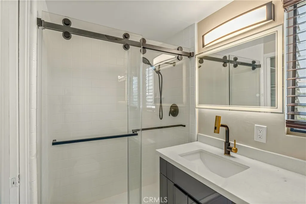 401 W 5th Street 3b, Long Beach, California 90802 home-pic-24