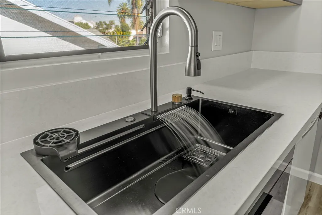 401 W 5th Street 3b, Long Beach, California 90802 home-pic-10