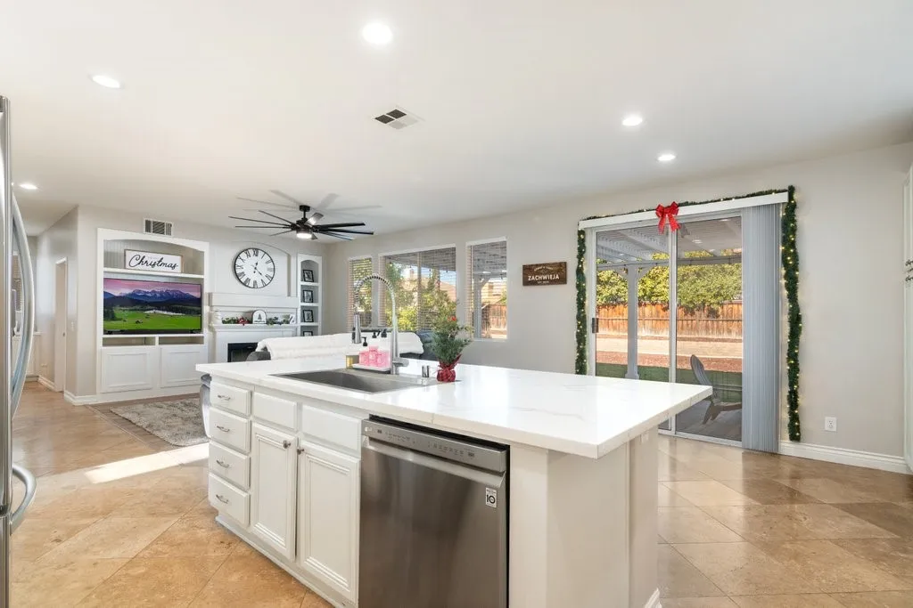 36616 Chantecler, Winchester, California 92596 home-pic-8