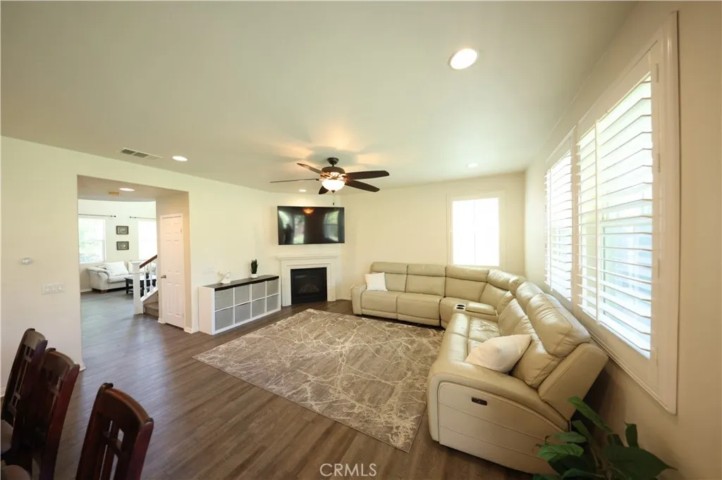 3848 Vine Maple, San Bernardino, California 92407 home-pic-8