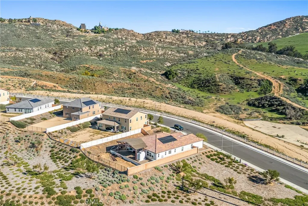 7543 Sage Scrub Drive, Riverside, California 92507 home-pic-31