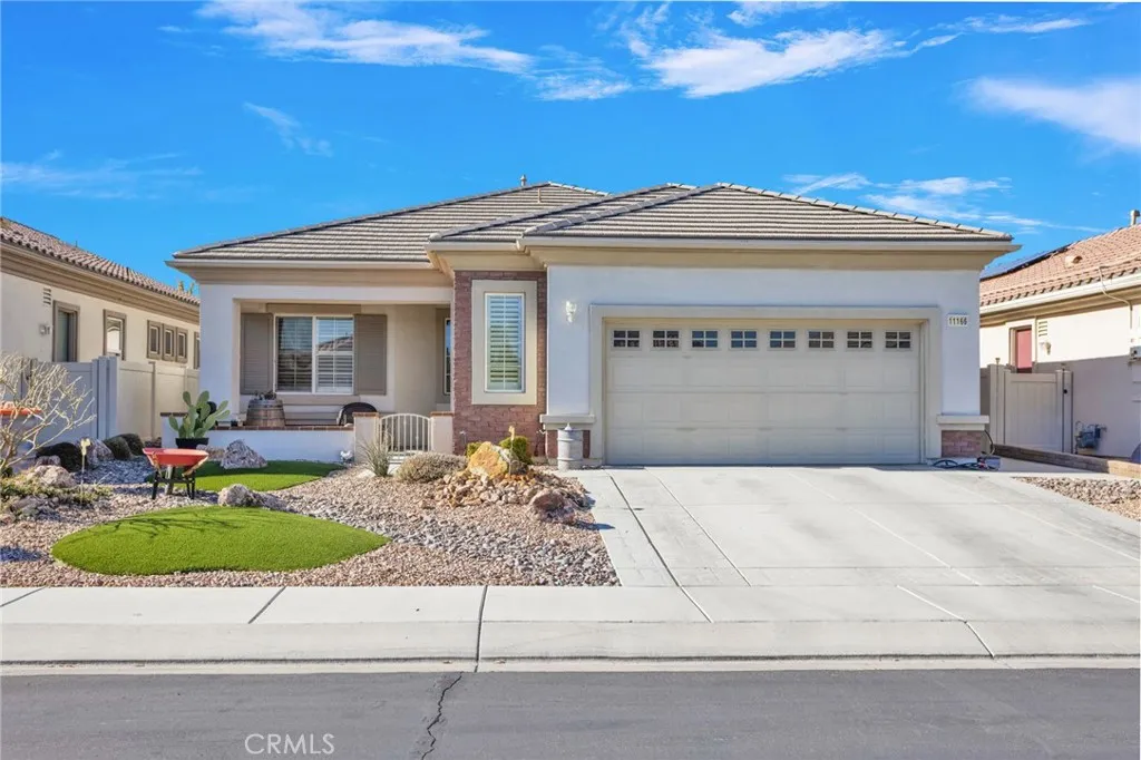 11166 Avonlea, Apple Valley, California 92308 home-pic-0