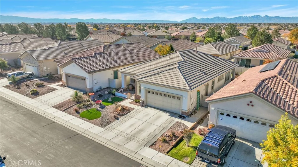 11166 Avonlea, Apple Valley, California 92308 home-pic-40