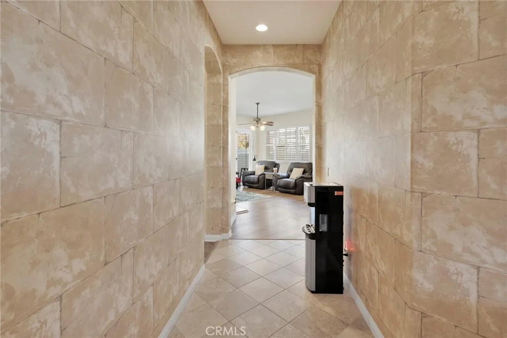 11166 Avonlea, Apple Valley, California 92308 home-pic-32