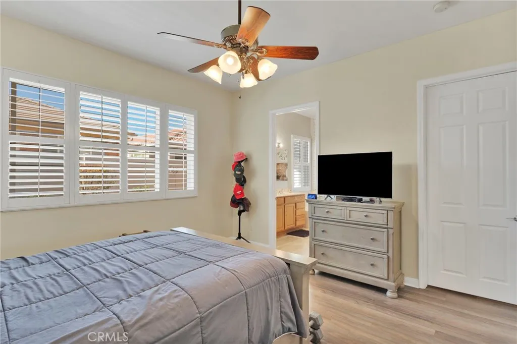 11166 Avonlea, Apple Valley, California 92308 home-pic-16