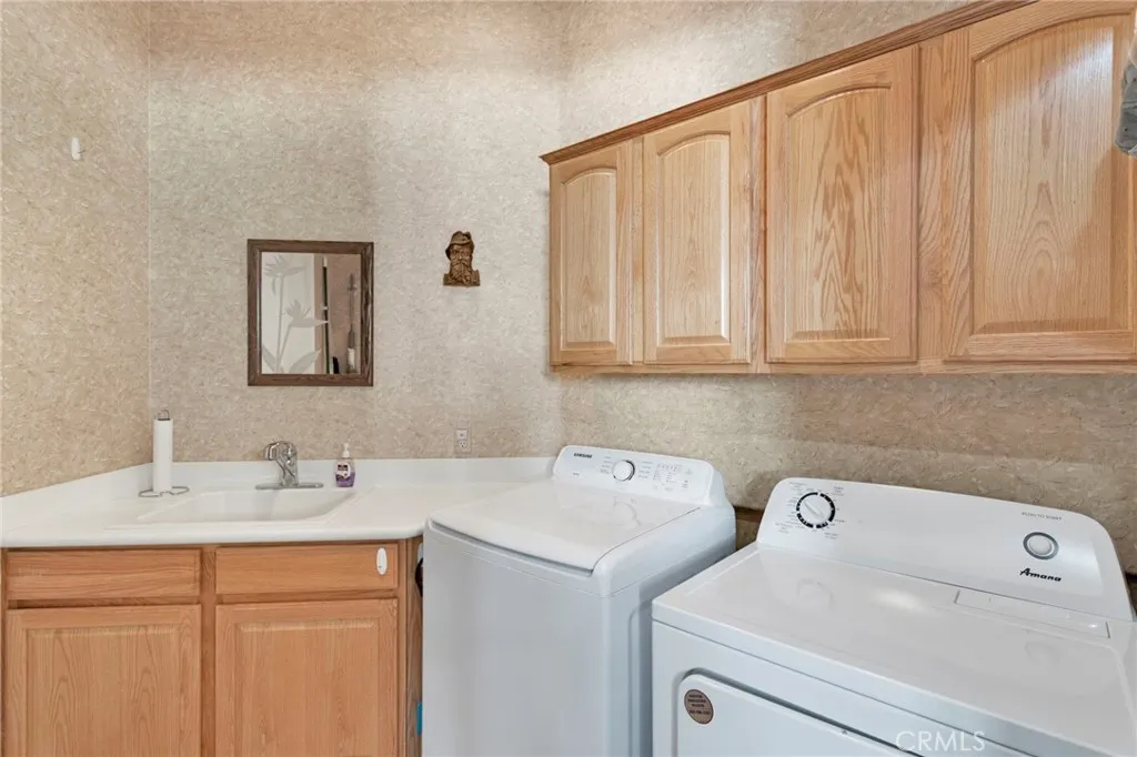 11166 Avonlea, Apple Valley, California 92308 home-pic-22