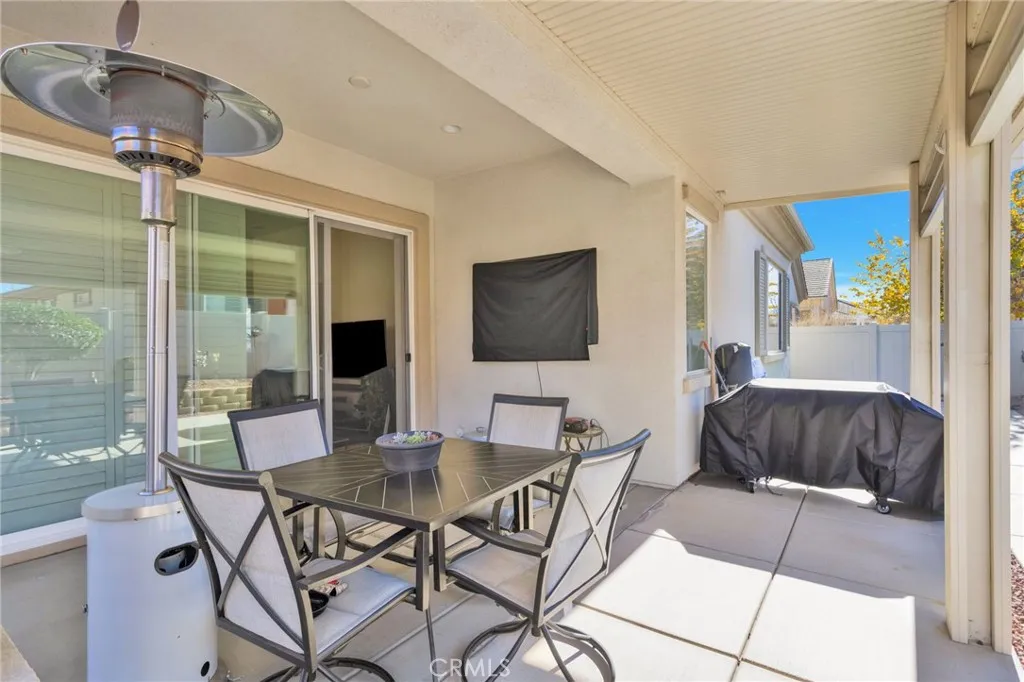 11166 Avonlea, Apple Valley, California 92308 home-pic-28