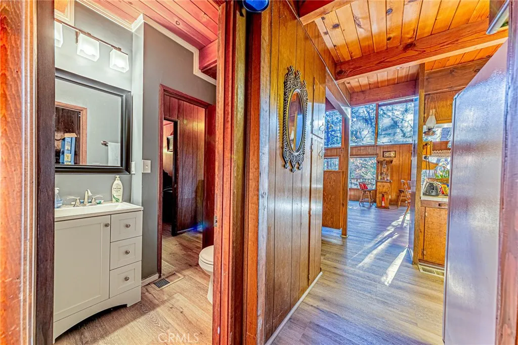 5522 Acorn, Wrightwood, California 92397 home-pic-29