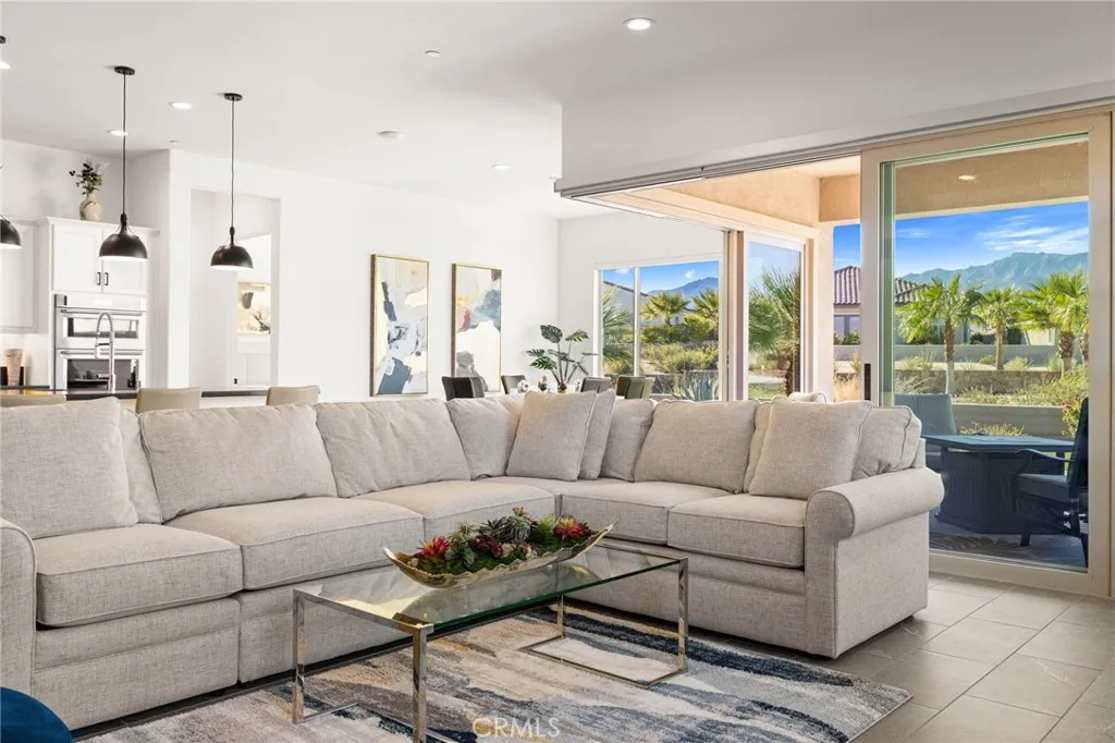 11 Chablis, Rancho Mirage, California 92270 home-pic-10