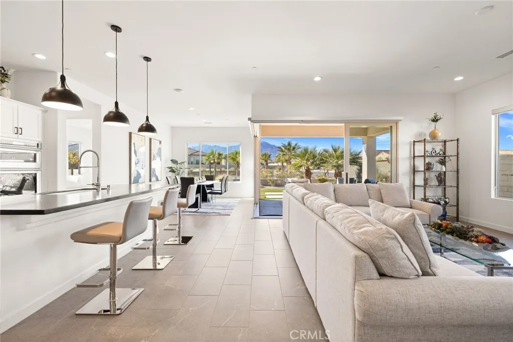 11 Chablis, Rancho Mirage, California 92270 home-pic-7