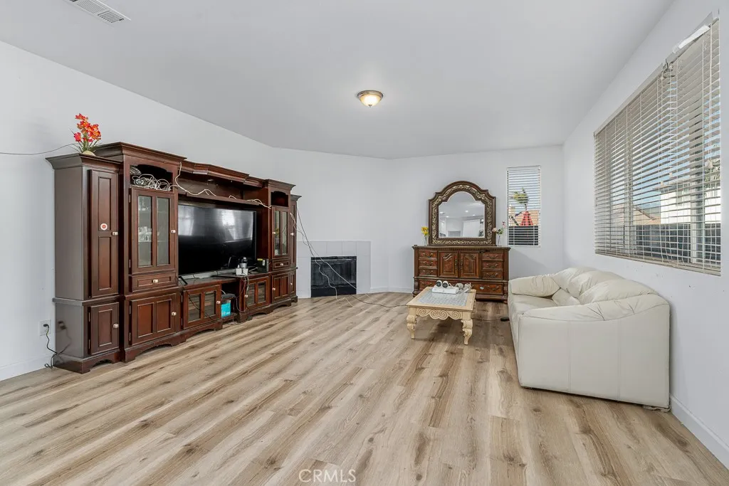 373 Palo Santa, San Jacinto, California 92582 home-pic-10