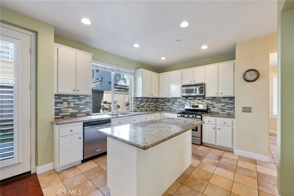 11 Springwater Dr, Buena Park, California 90621 home-pic-14