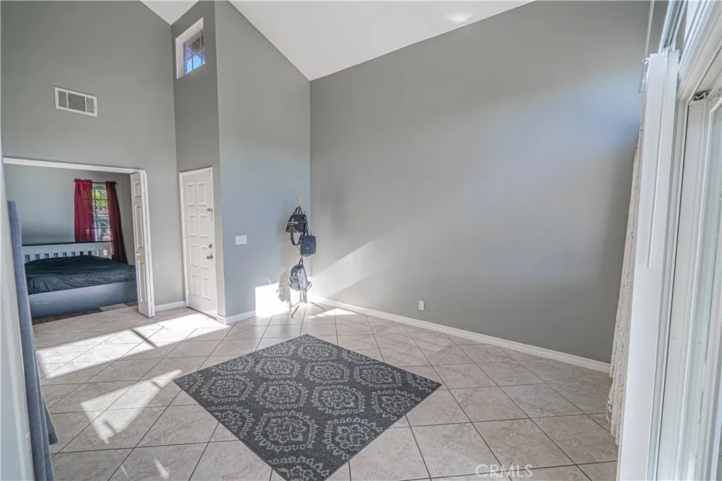 28076 Wildwind Drive, Canyon Country, California 91351 home-pic-5