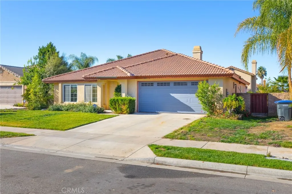 833 Empressa Court, Hemet, California 92543 home-pic-2