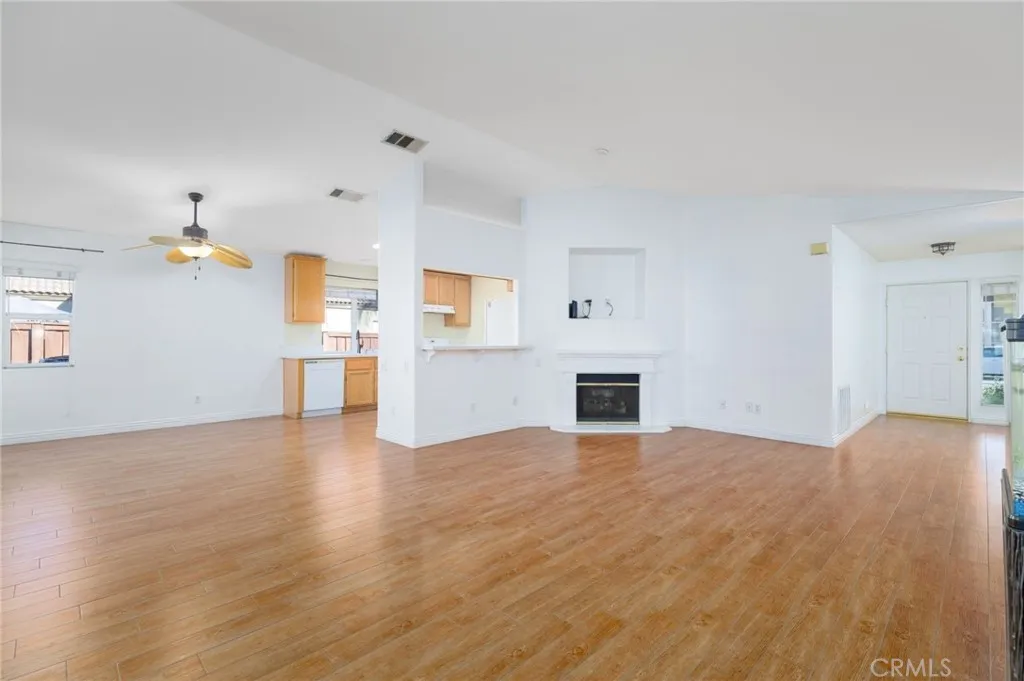 833 Empressa Court, Hemet, California 92543 home-pic-6